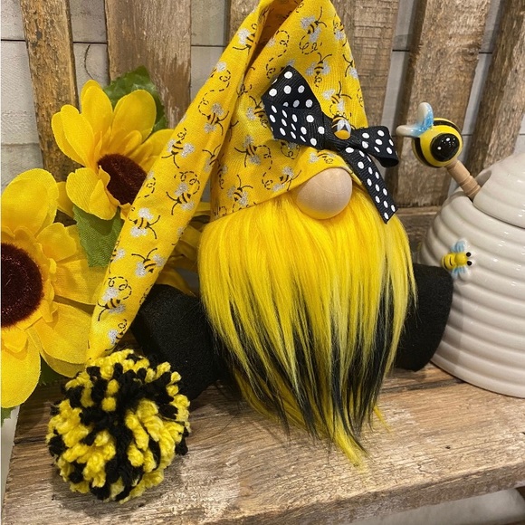 🐝Bee Gnome, Bee Decor, Tiered Tray Decor, Summer Decor, Bumblebee - Picture 3 of 4